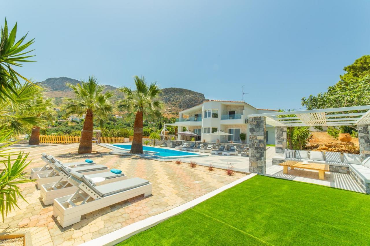 Monroe Villa *